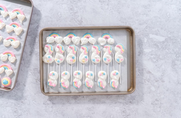 Paletas de merengue de unicornio