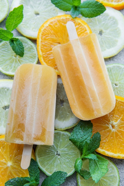 Paletas de naranja jugosas naturales