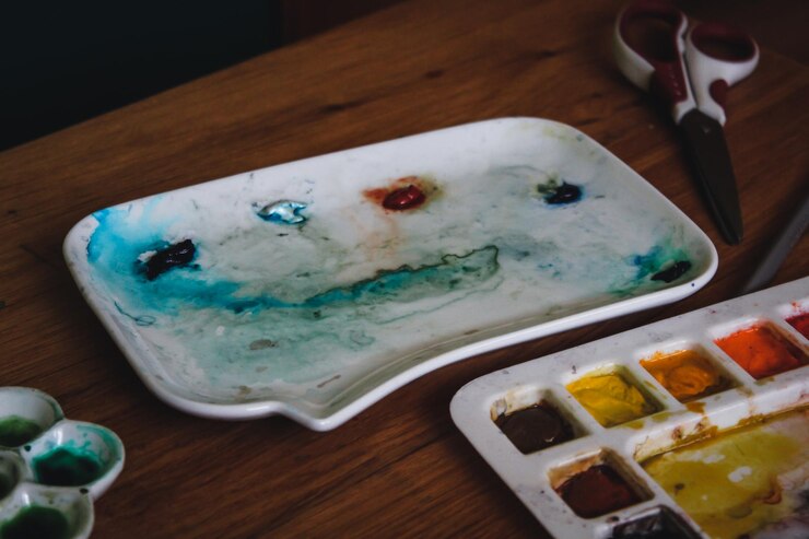Paletas con pinturas de acuarela