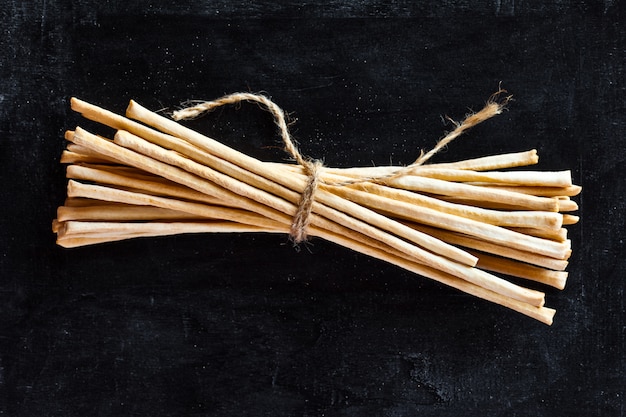 Palitos de pan grissini torinesi