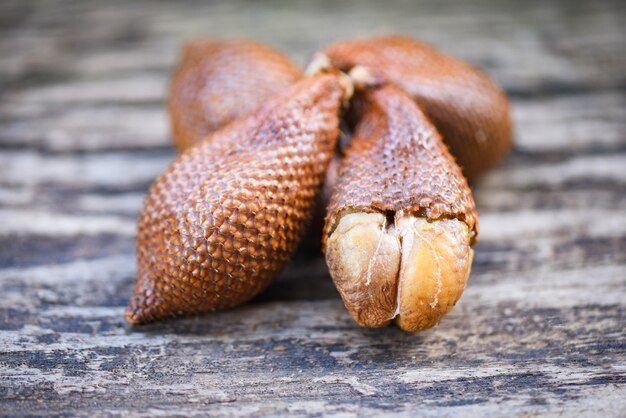 Palma de fruta cobra