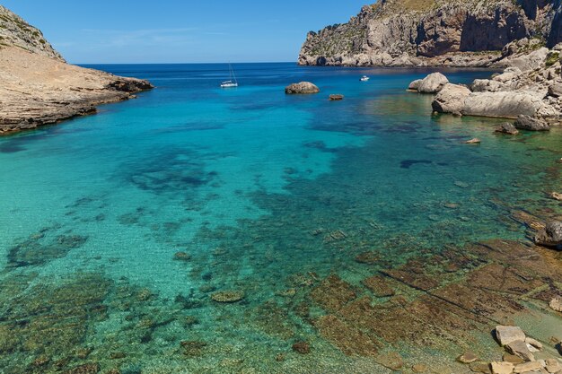 Palma de Mallorca, España paisaje, laguna de montaña. Palma de Mallorca, España la laguna.