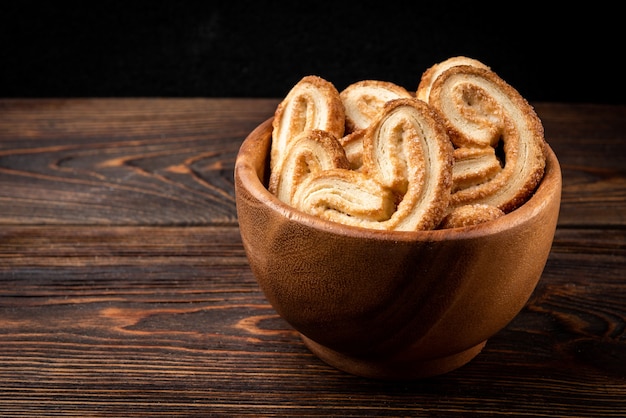 Palmier Kekse in der Schüssel