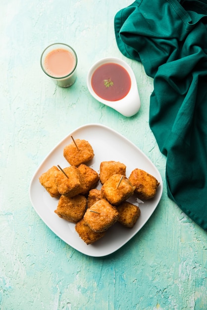 Las palomitas de maíz Crispy Paneer son un bocadillo y un aperitivo populares para las fiestas. enfoque selectivo