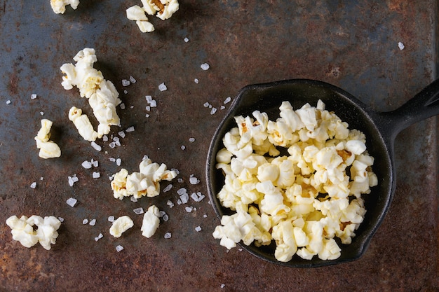 Palomitas de maíz saladas preparadas