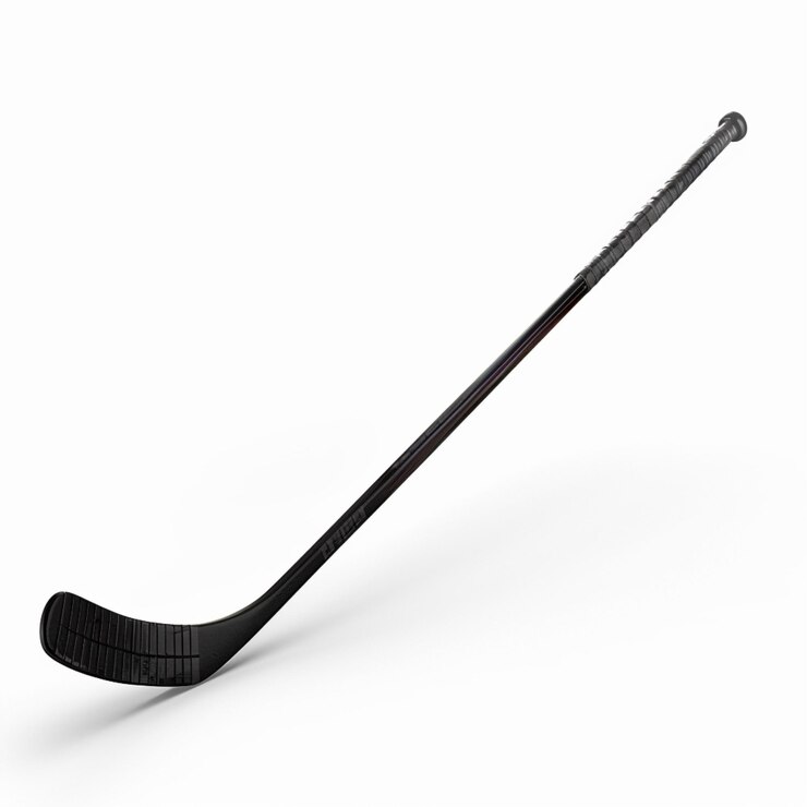 palos de hockey y pelota aislados en fondo blanco