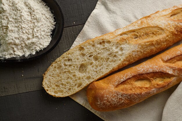 Pan baguette con harina