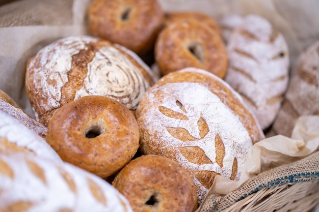 pan baguette a la venta en panadería