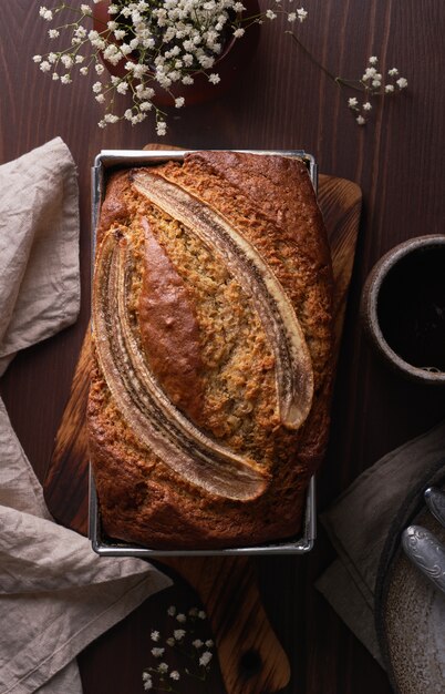 Pan de banana. Pastel con plátano, cocina tradicional americana.