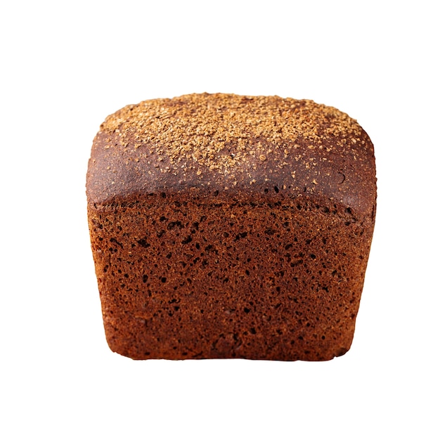 Pan de borodino de centeno negro aislado sobre blanco