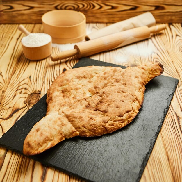 Pan casero georgiano tradicional puri