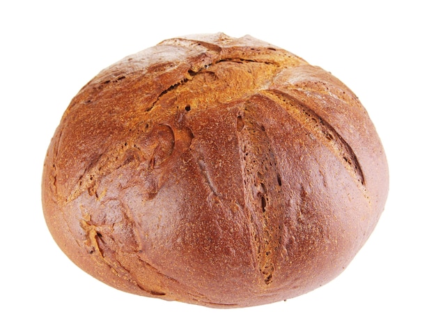 Pan de centeno aislado en blanco