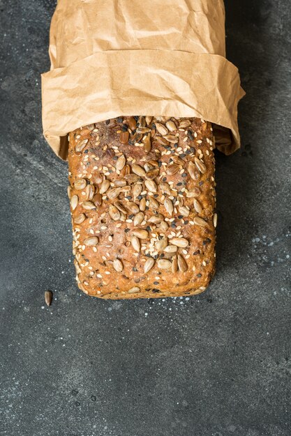 Pan de centeno casero.