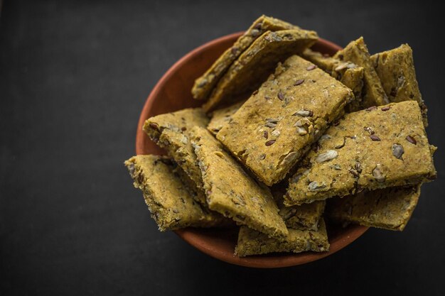 Pan de centeno con semillas Pan alternativo Repostería casera Estilo de vida saludable Merienda nutritiva