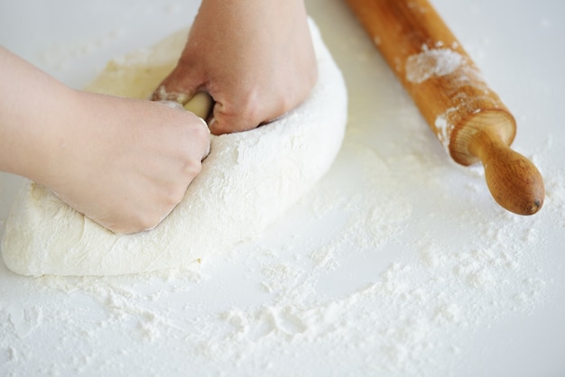 Pan cocinando amasado