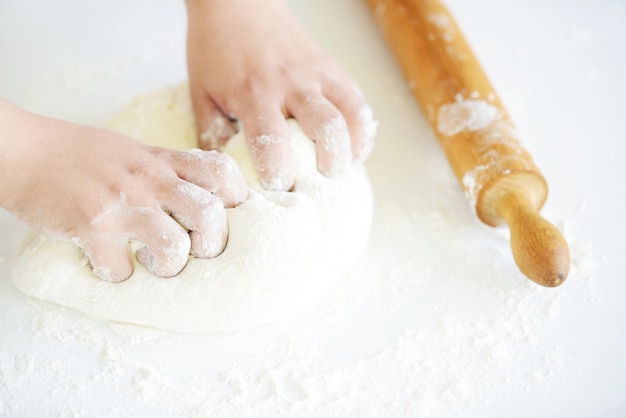 Pan cocinando amasado