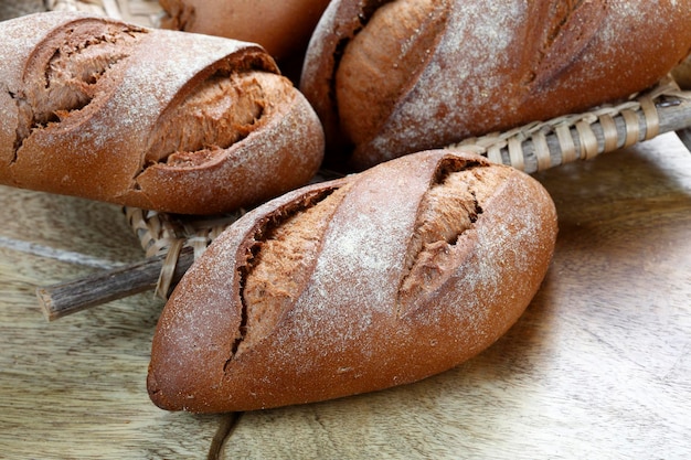 Pan de desayuno horneado con harina integral