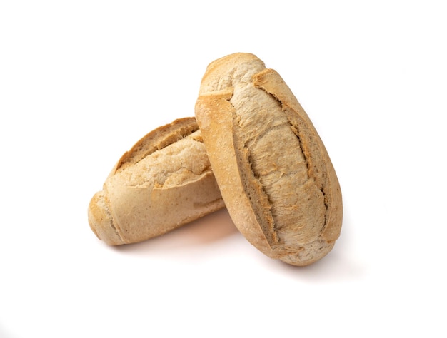 Pan francés entero pan de sal o pistolet aislado sobre fondo blanco.