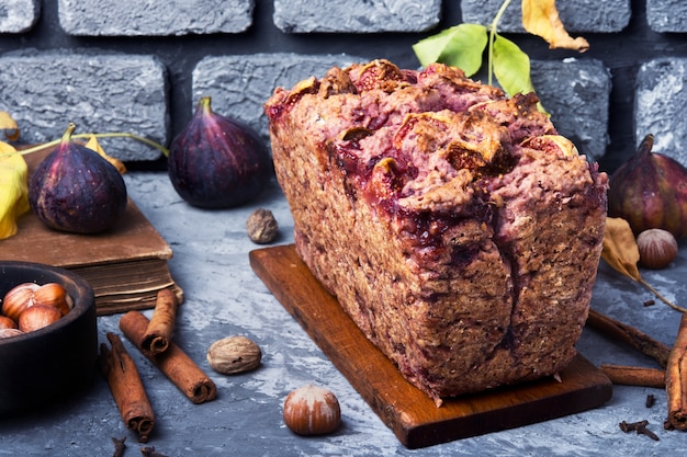 Pan De Frutas Con Nueces