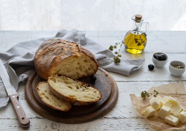 Pan con hierbas y aceite al estilo rústico