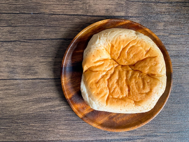 Pan integral en la mesa listo para comer