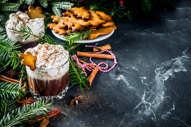 Foto pan de jengibre de navidad chocolate caliente