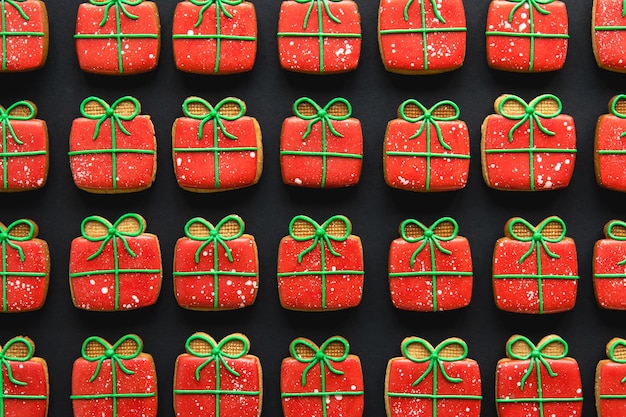 Pan de jengibre navideño en forma de cajas de regalo planas