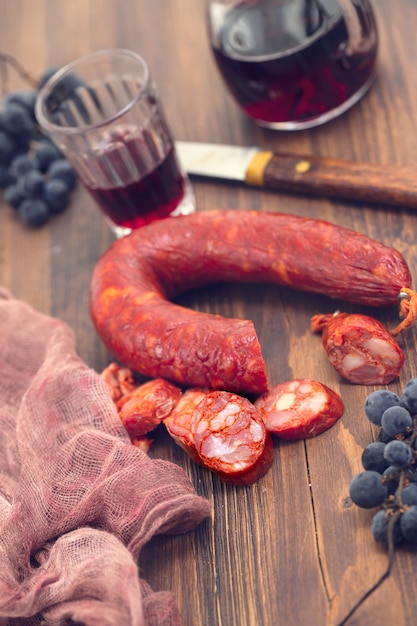 Pan de maíz con chourico y vino tinto