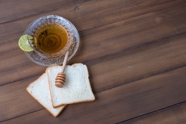 Pan con miel Pegar con una bebida