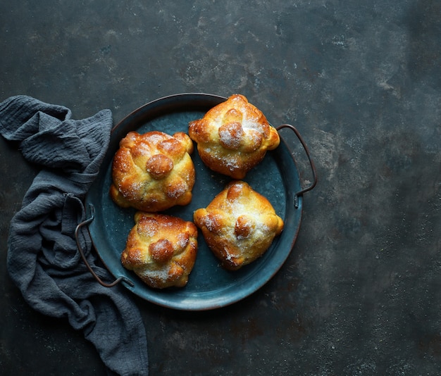 Pan de muerto o pan de muertos