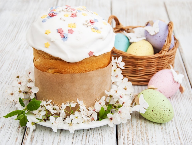 Pan de pascua y huevos