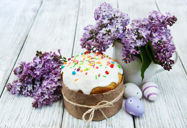 Pan de pascua y huevos