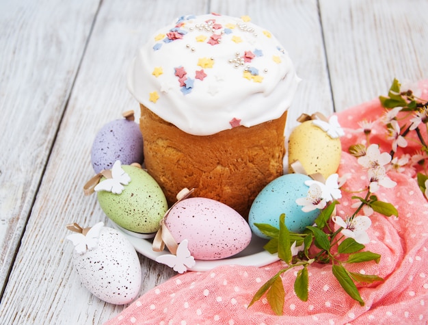 Pan de pascua y huevos