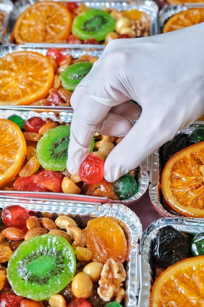 Foto pan de pastel de frutas para el festival de navidad.