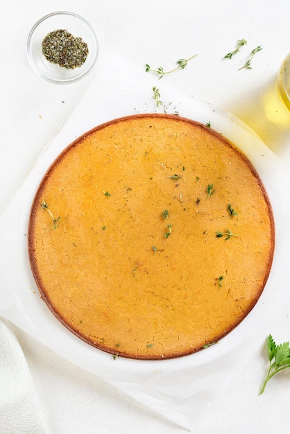 Foto pan plano de garbanzos sin gluten de socca