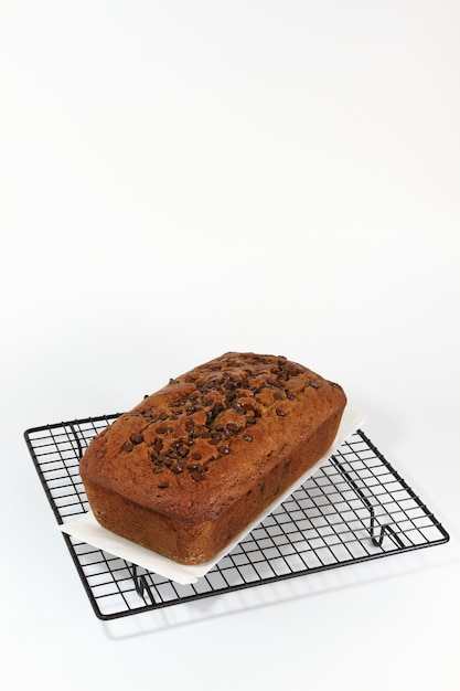 Pan de plátano con chispas de chocolate negro encima