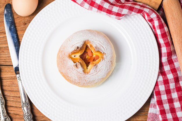 Foto pan de queso sobre la mesa