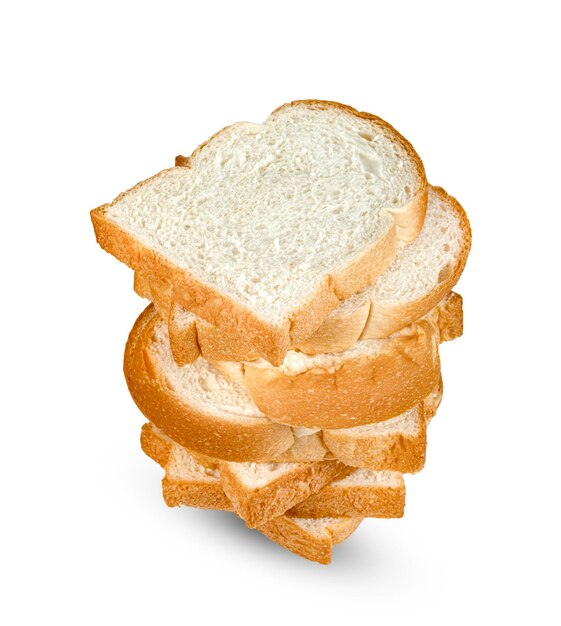 Pan en rodajas aislado sobre un fondo blanco