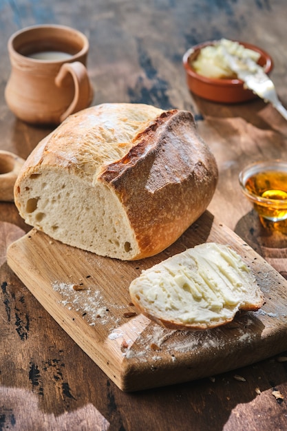 Pan tradicional recién horneado