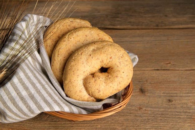 Panadería típica de pan seco de Puglia llamado friselle