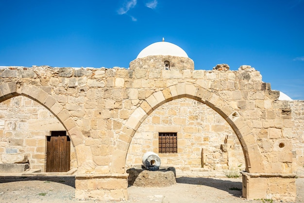 Panagia Odigitria o iglesia de la Virgen María con arco en ruinas Kouklia aldea región de Paphos Chipre