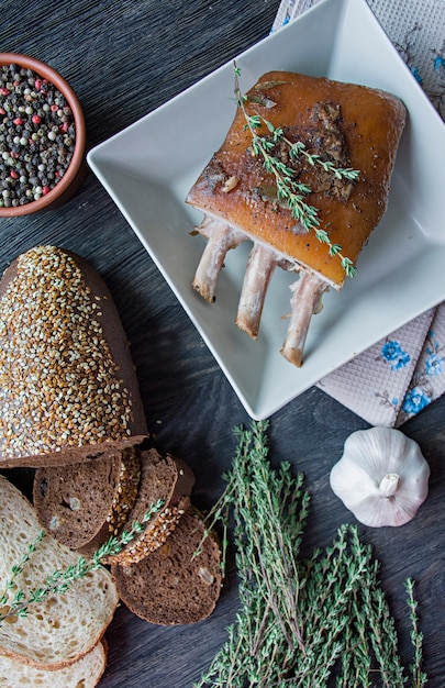 Panceta de cerdo al horno con especias