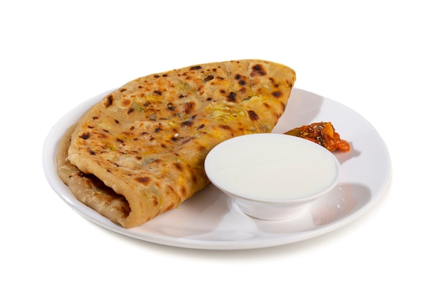 Paneer Paratha Servido com Coalhada ou Chutney