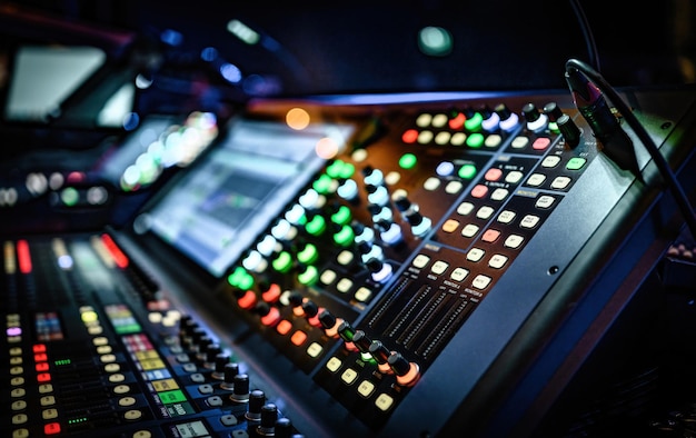 panel de control de ajuste de sonido para producción de medios de dj Equipo mezclador de grabación de música digital