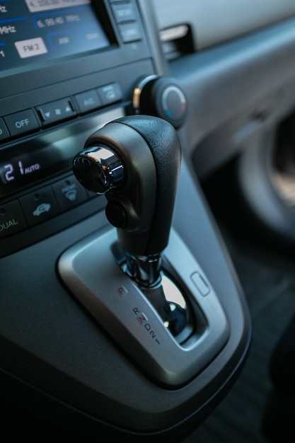 Panel de control del coche. Vista frontal.