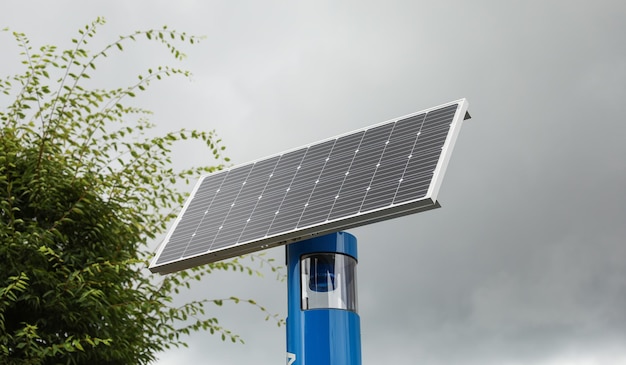 Los paneles solares que aprovechan la luz solar personifican la promesa de energía limpia que simboliza la sostenibilidad y el