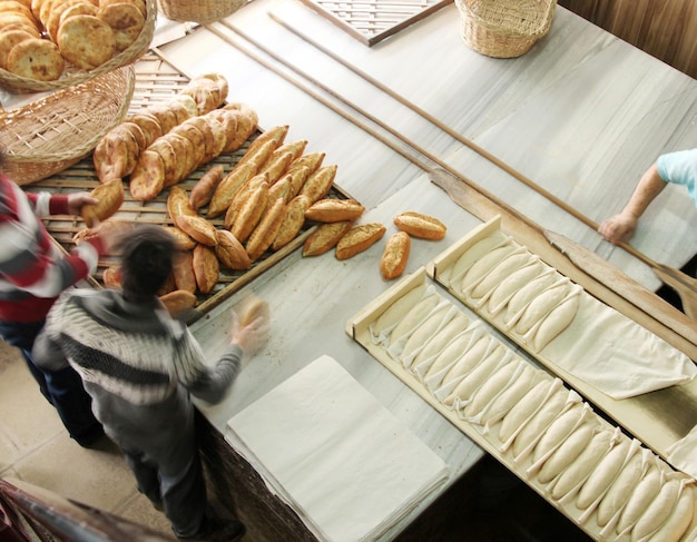 Panes horneados en el horno