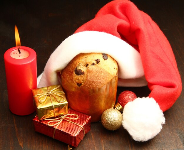 Foto panetone de natal com decoração