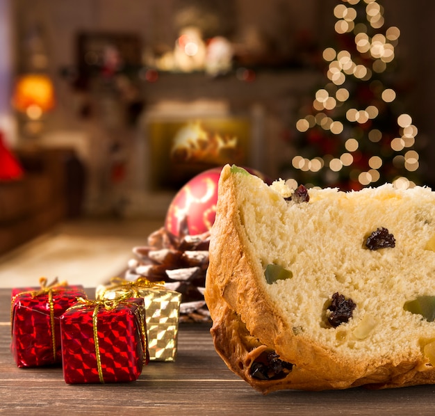 Panettone ist das traditionelle italienische Dessert zu Weihnachten