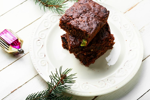 Panforte es un pastel de Navidad o Año Nuevo hecho de una mezcla de nueces, frutas confitadas, especias, miel.